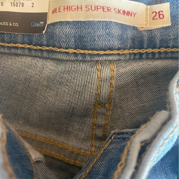 NWT Levi’s Mile High Super Skinny High Waist High Rise Distressed Jeans Size 26 - Picture 10 of 14